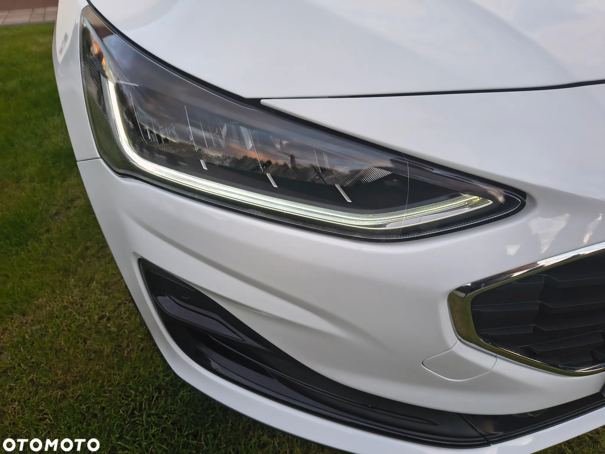 Ford Focus 1.0 EcoBoost Hybrid ACTIVE - 14