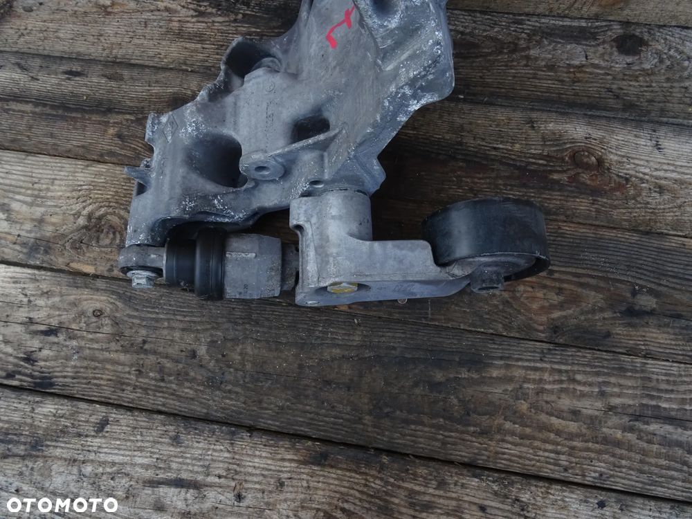 ŁAPA MOCOWANIE 117102877R RENAULT 2.0 DCI - 3