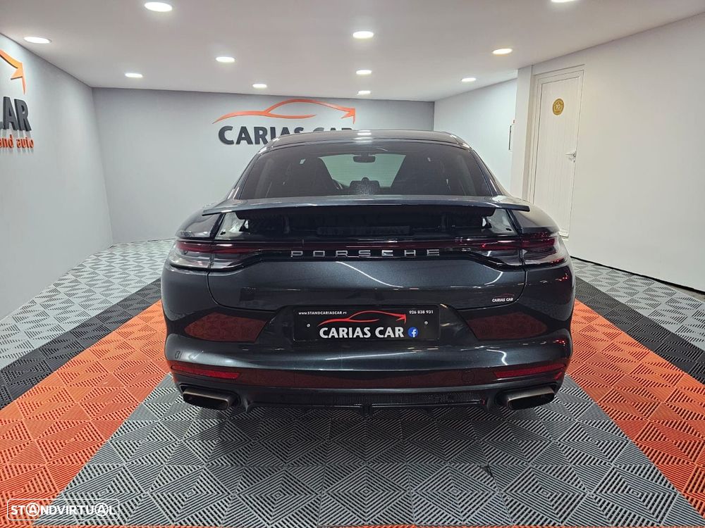 Porsche Panamera 4 E-Hybrid - 4