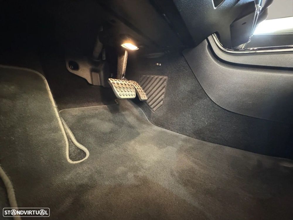 Mercedes-Benz CLA 200 d - 26