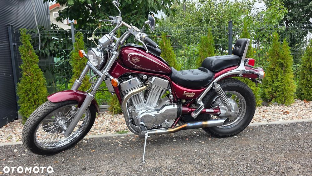 Suzuki Intruder - 16