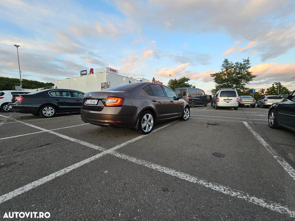 Skoda Octavia 2.0 TDI 4X4 DSG Style - 5