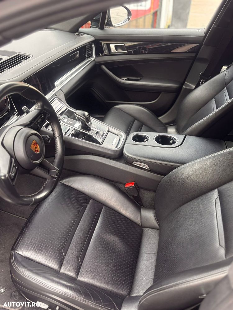 Porsche Panamera 4 E-Hybrid - 5