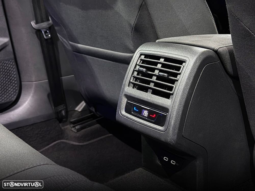 VW Golf Variant 1.0 TSI Confortline DSG - 38