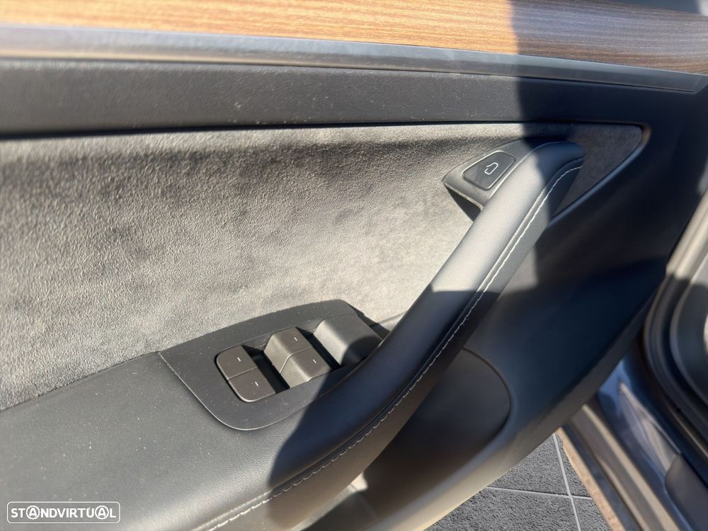 Tesla Model 3 Tração Traseira Premium - 16