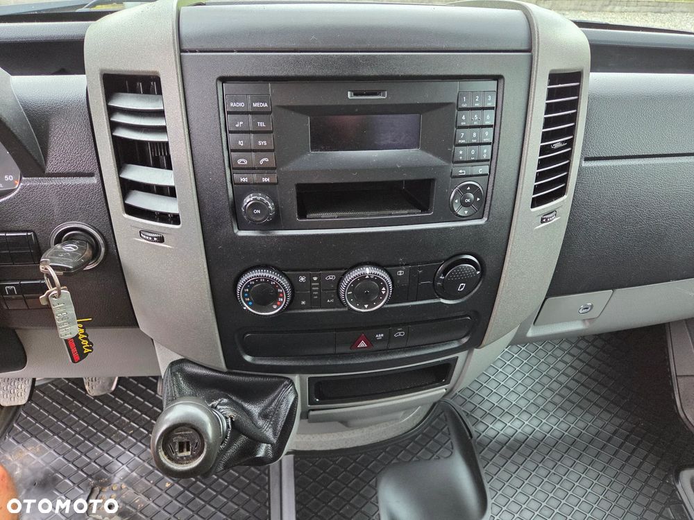 Mercedes-Benz Sprinter 2.2 CDI 160KM / Kontener 8 palet / Winda 750Kg / Klima / - 21