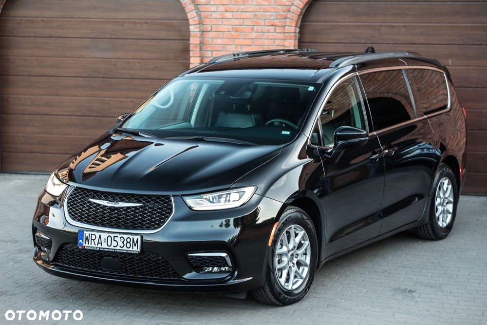 Chrysler Pacifica - 2