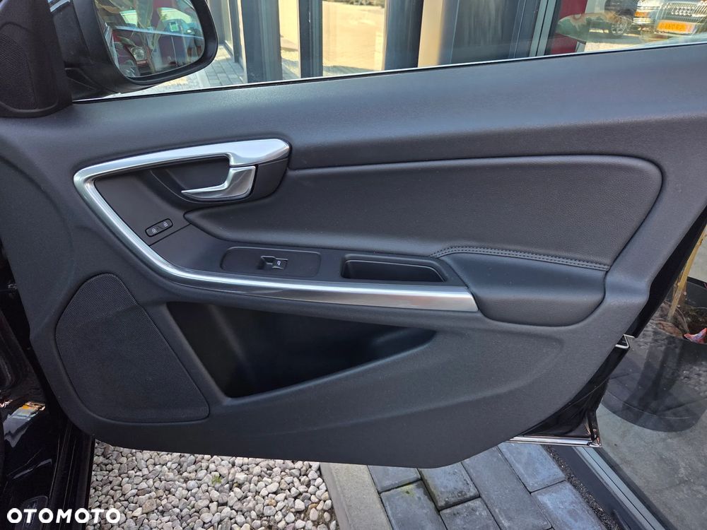 Volvo V60 D3 Geartronic Business Edition - 16