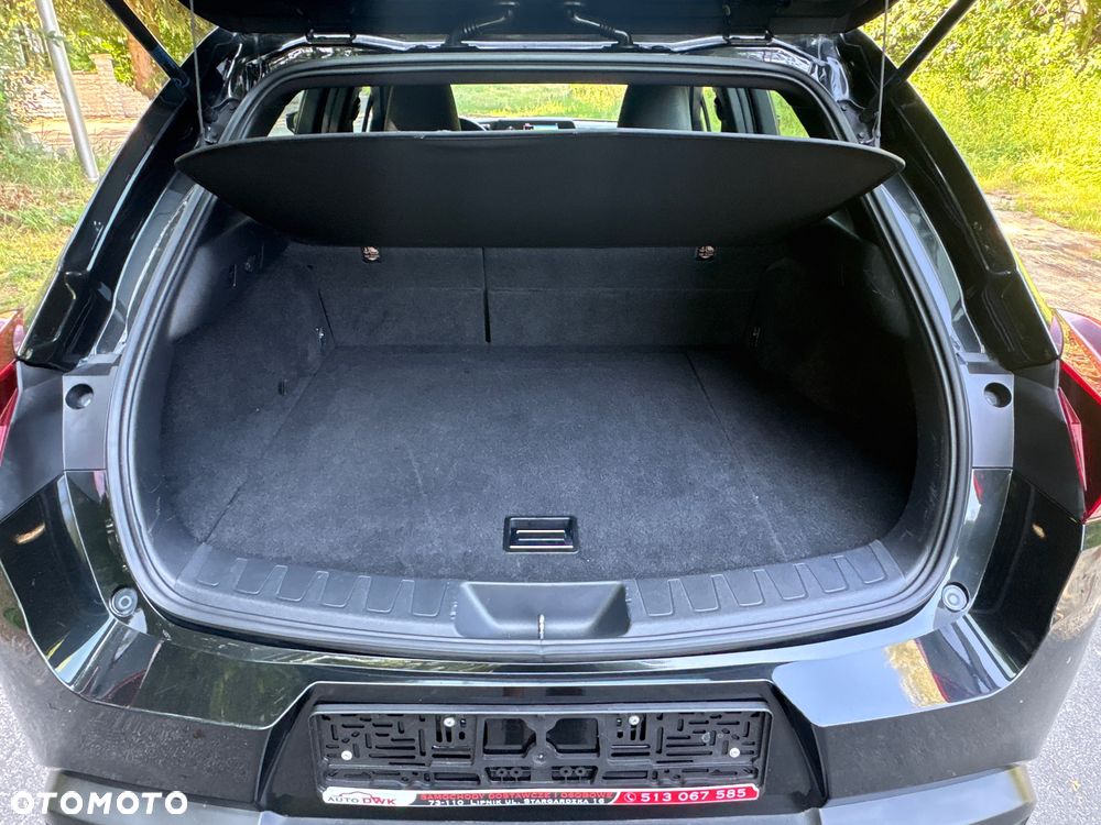 Lexus UX - 35