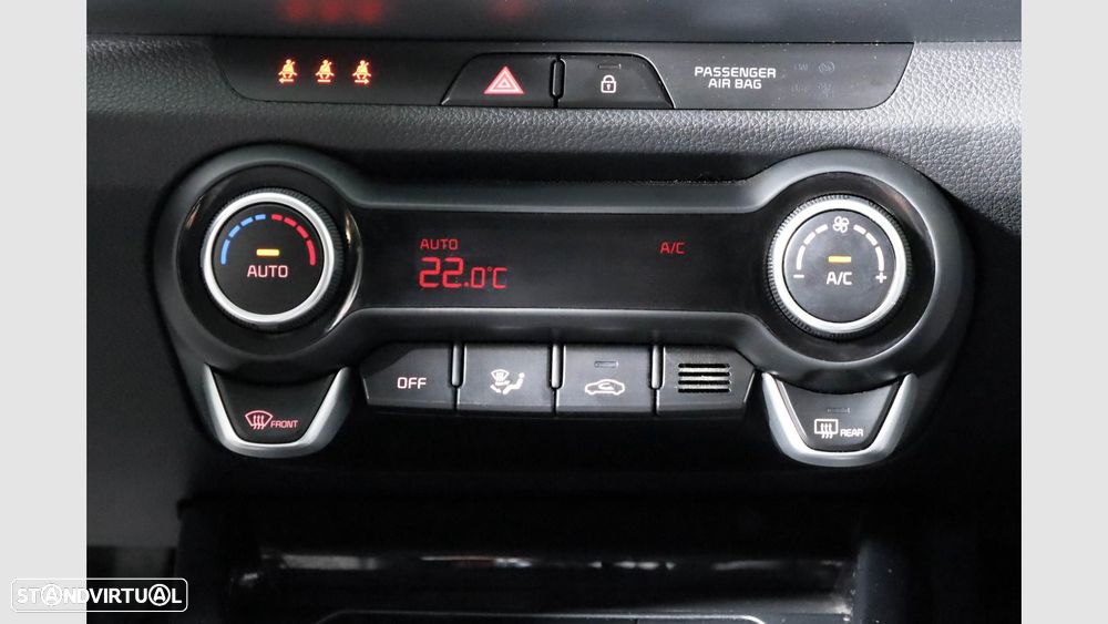 Kia Stonic 1.0 T-GDI Drive — fotografia 13