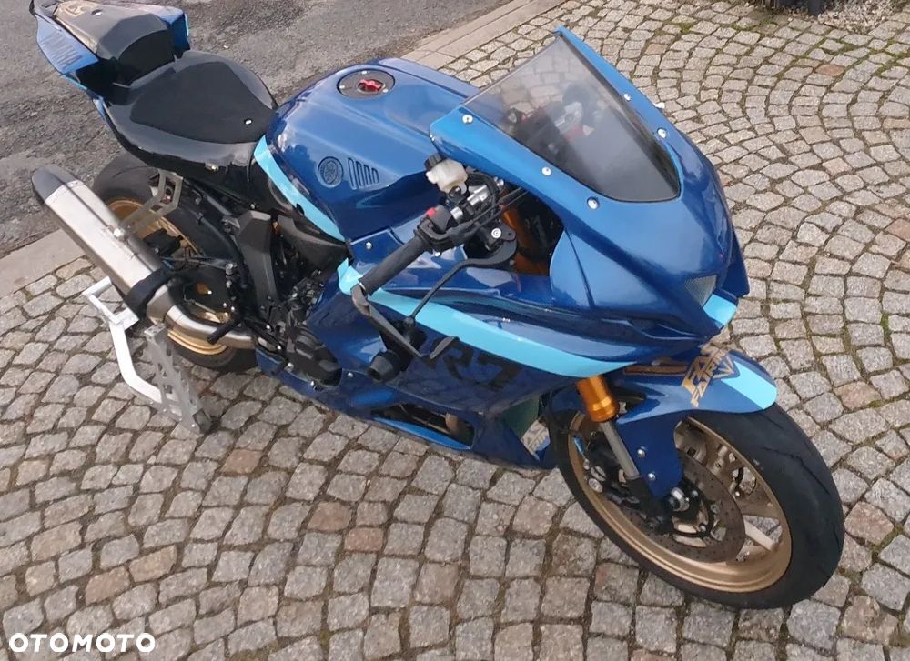 Yamaha R7 - 1