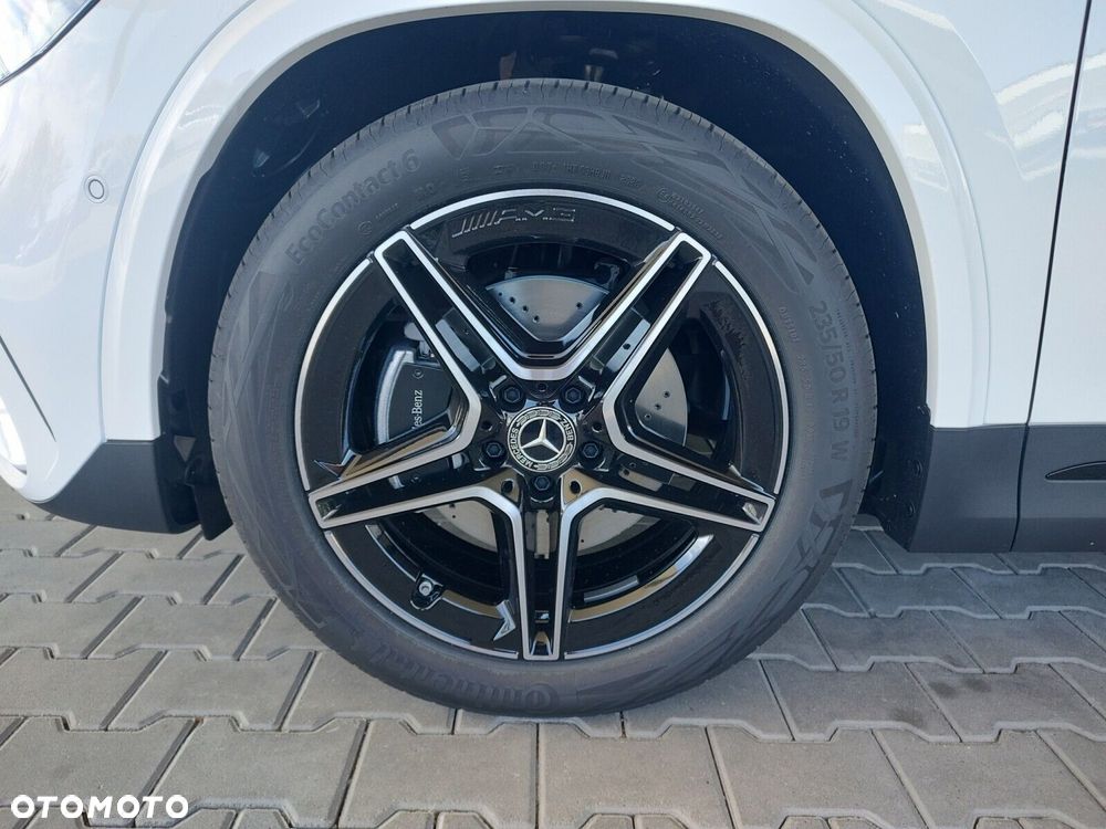 Mercedes-Benz GLA - 18