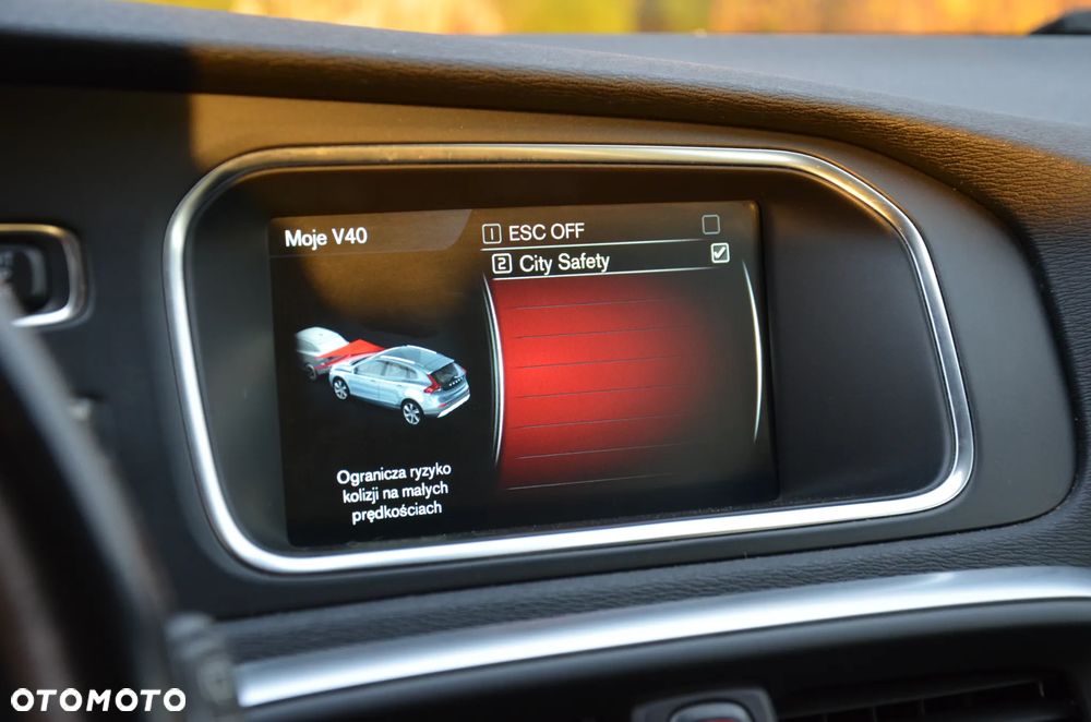 Volvo V40 Cross Country D2 Momentum - 23