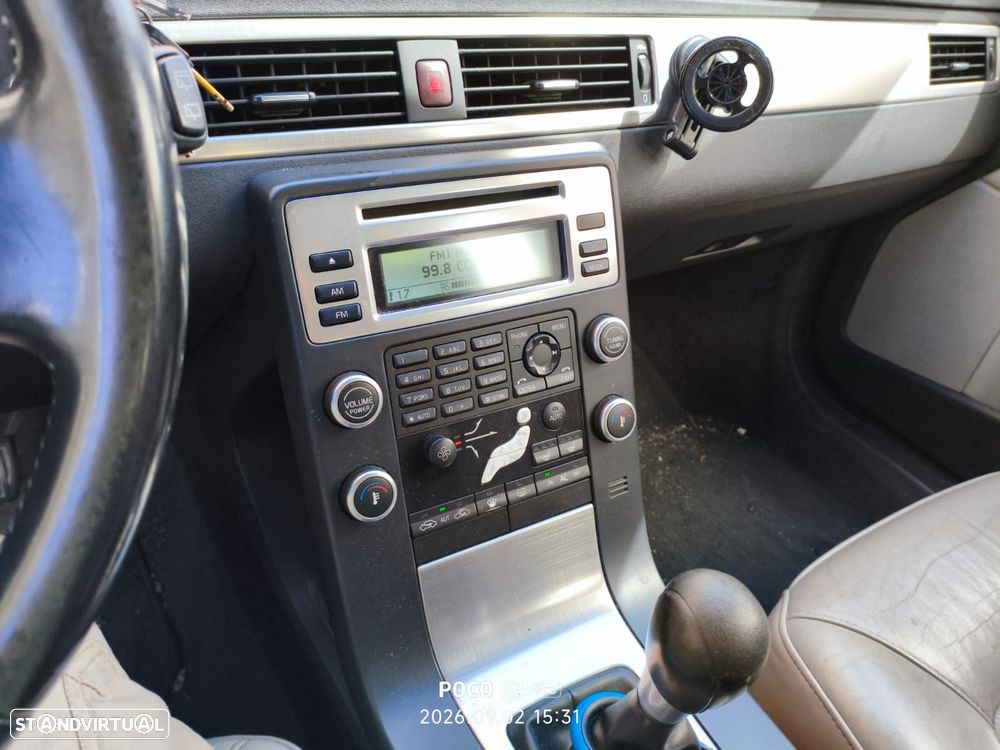 Volvo V70 2.0 D Nivel 3 - 6