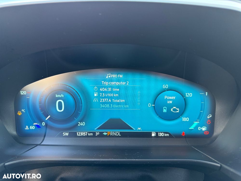 Ford Kuga 2.5 Duratec FHEV TITANIUM - 22