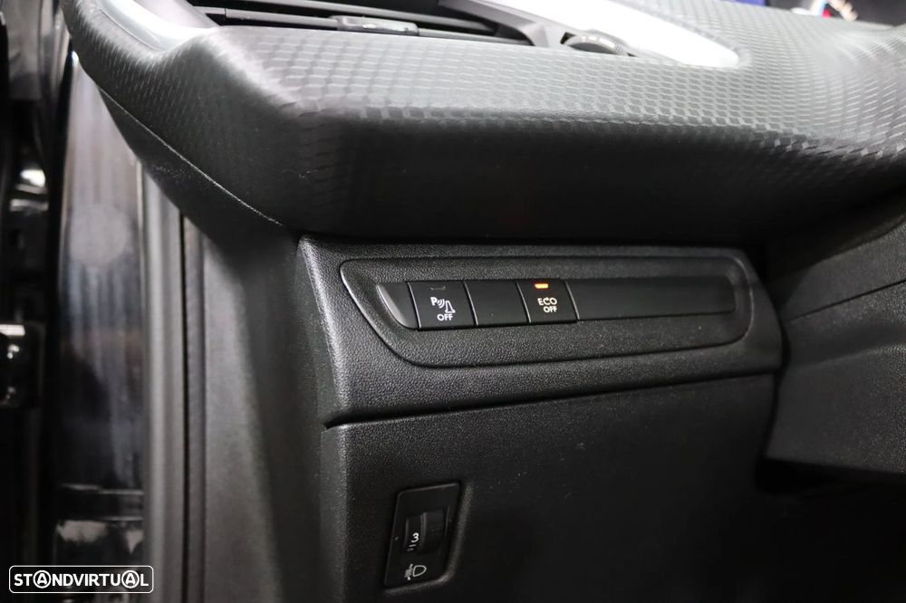 Peugeot 2008 1.2 PureTech Allure - 11