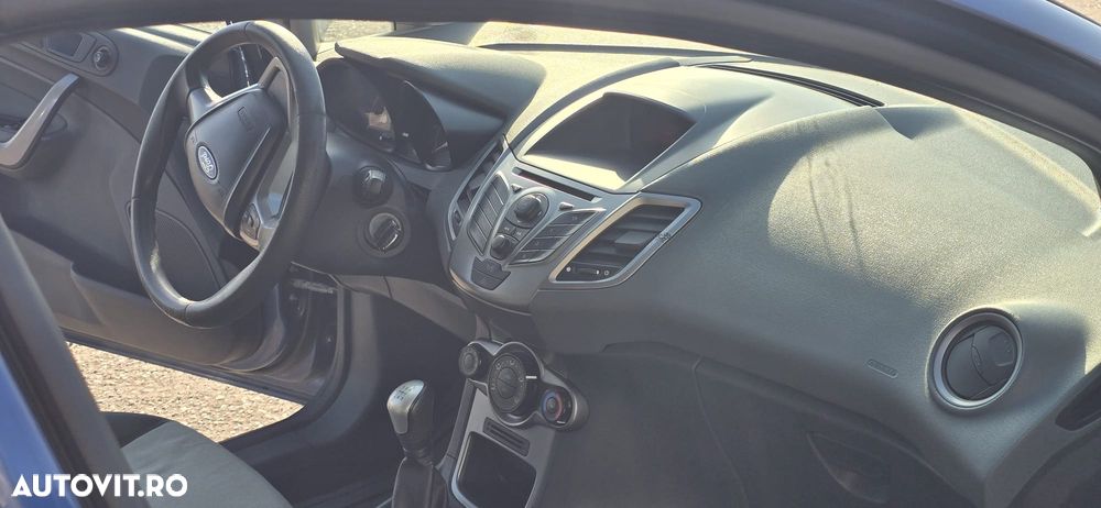Ford Fiesta - 11