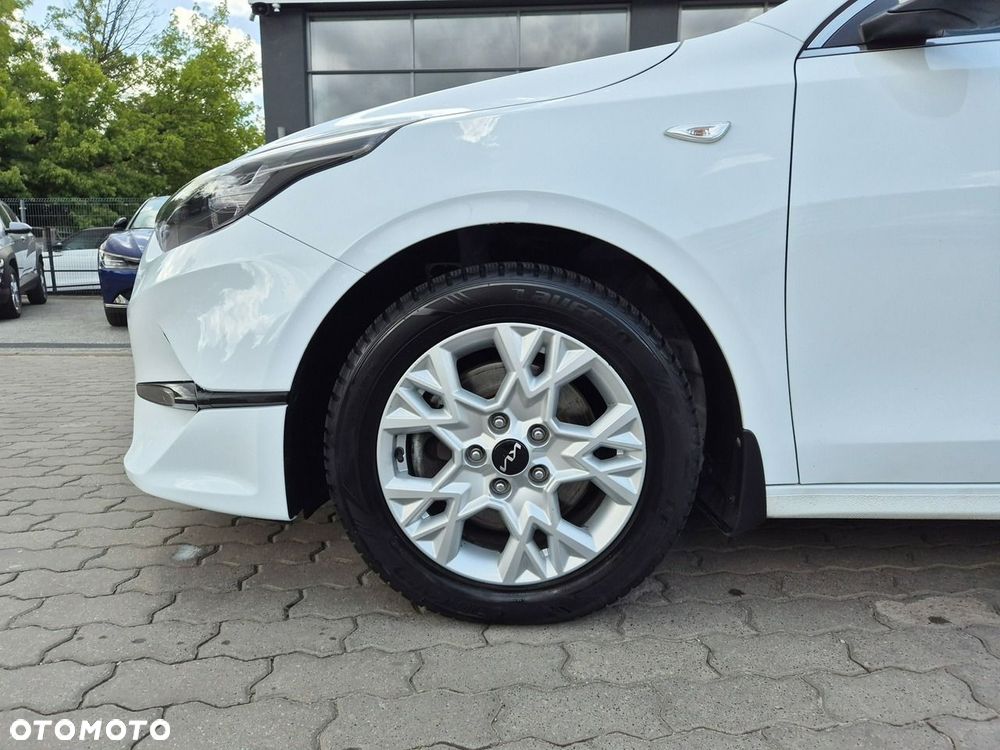 Kia Ceed 1.5 T-GDI M - 12