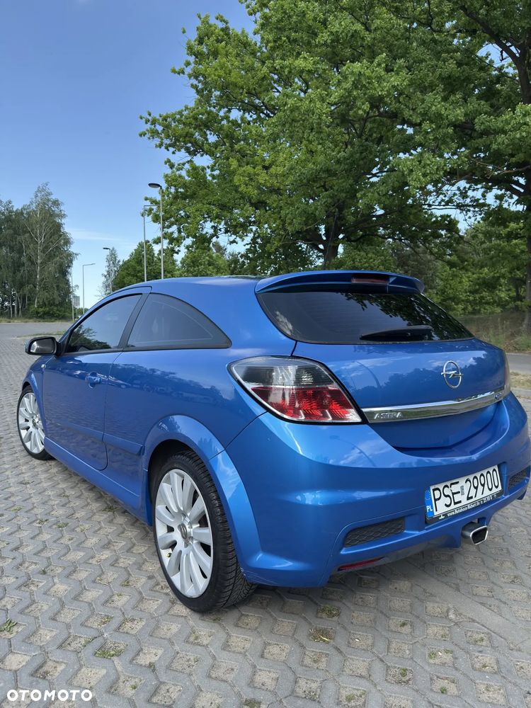 Opel Astra 2.0 T OPC - 4