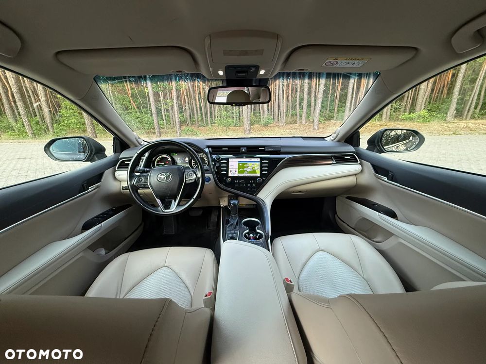 Toyota Camry 2.5 Hybrid Executive CVT - 10