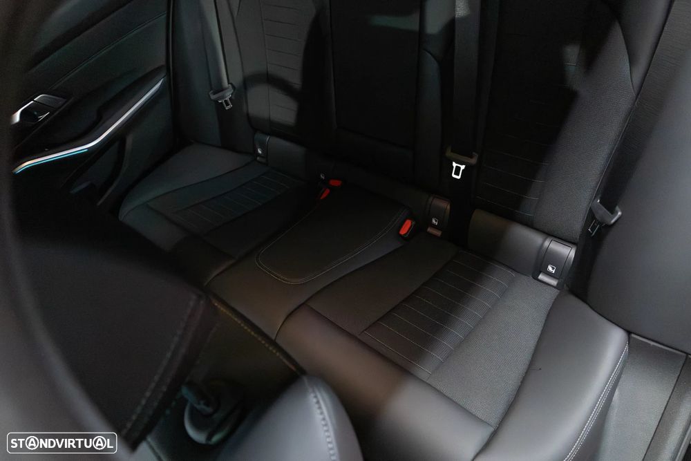 BMW 320 e Aut. Sport Line - 38