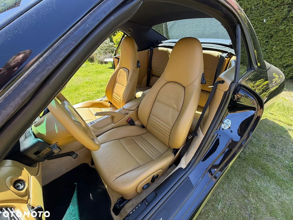 Porsche 911 Carrera - 19