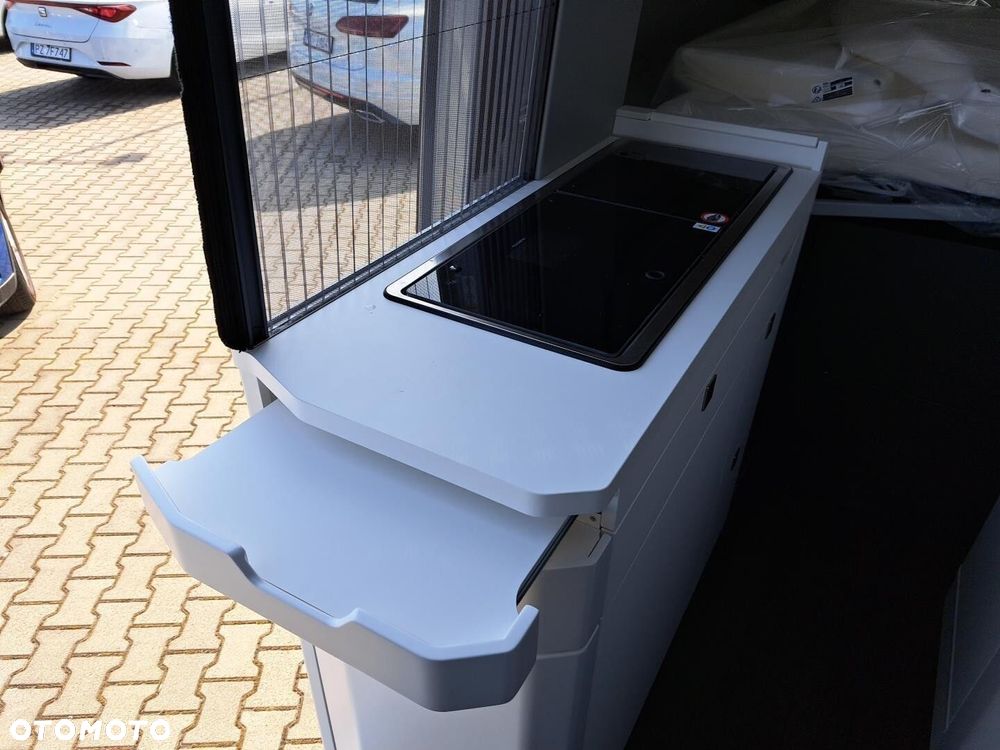 Volkswagen Grand California Grand California 600 DMC 3500kg silnik: 2,0 l TDI EURO VI-e SCR / 163KM/skrzynia biegów: Przedni napęd automatyczna 8-biegowa rozstaw osi: 3640 mm - 28