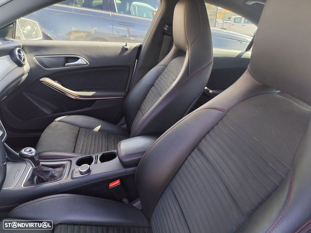 Mercedes-Benz CLA 200 d Urban - 14