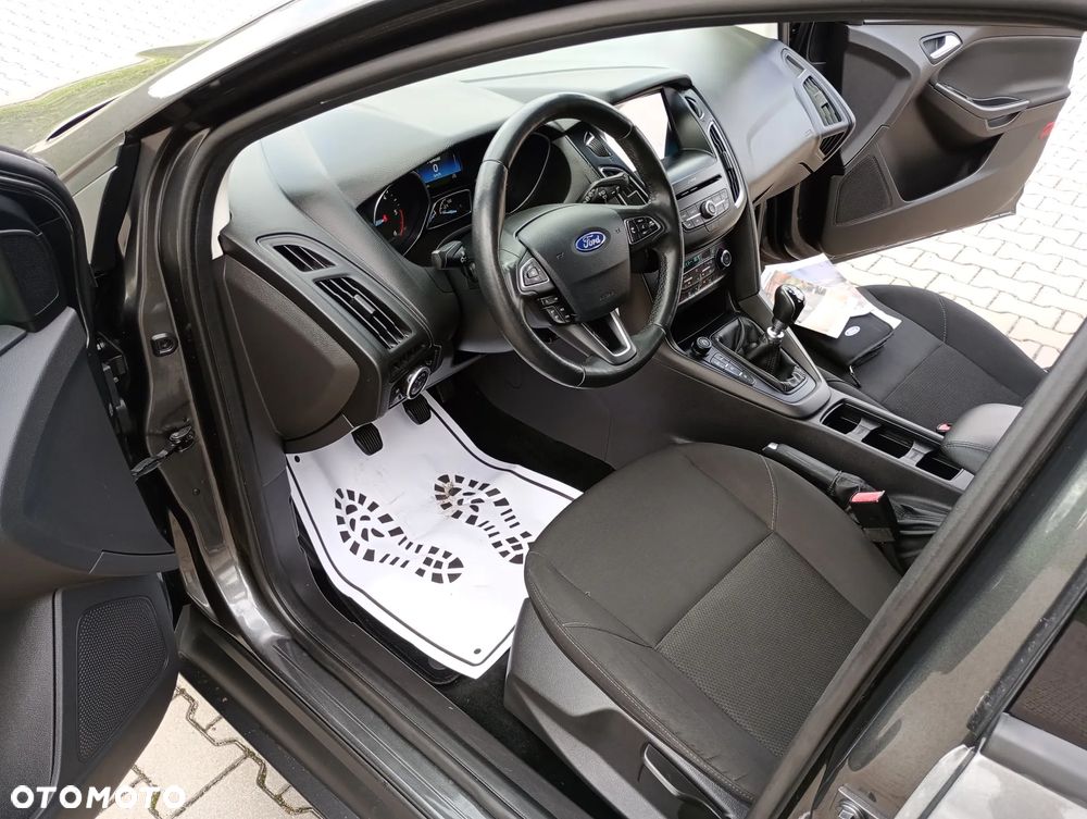 Ford Focus 1.5 EcoBlue Start-Stopp-System TITANIUM - 20