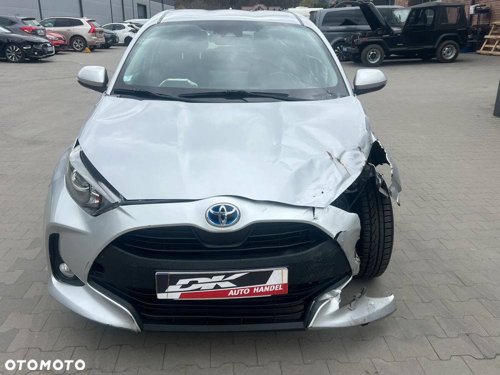 Toyota Yaris Hybrid 100 Premium - 7