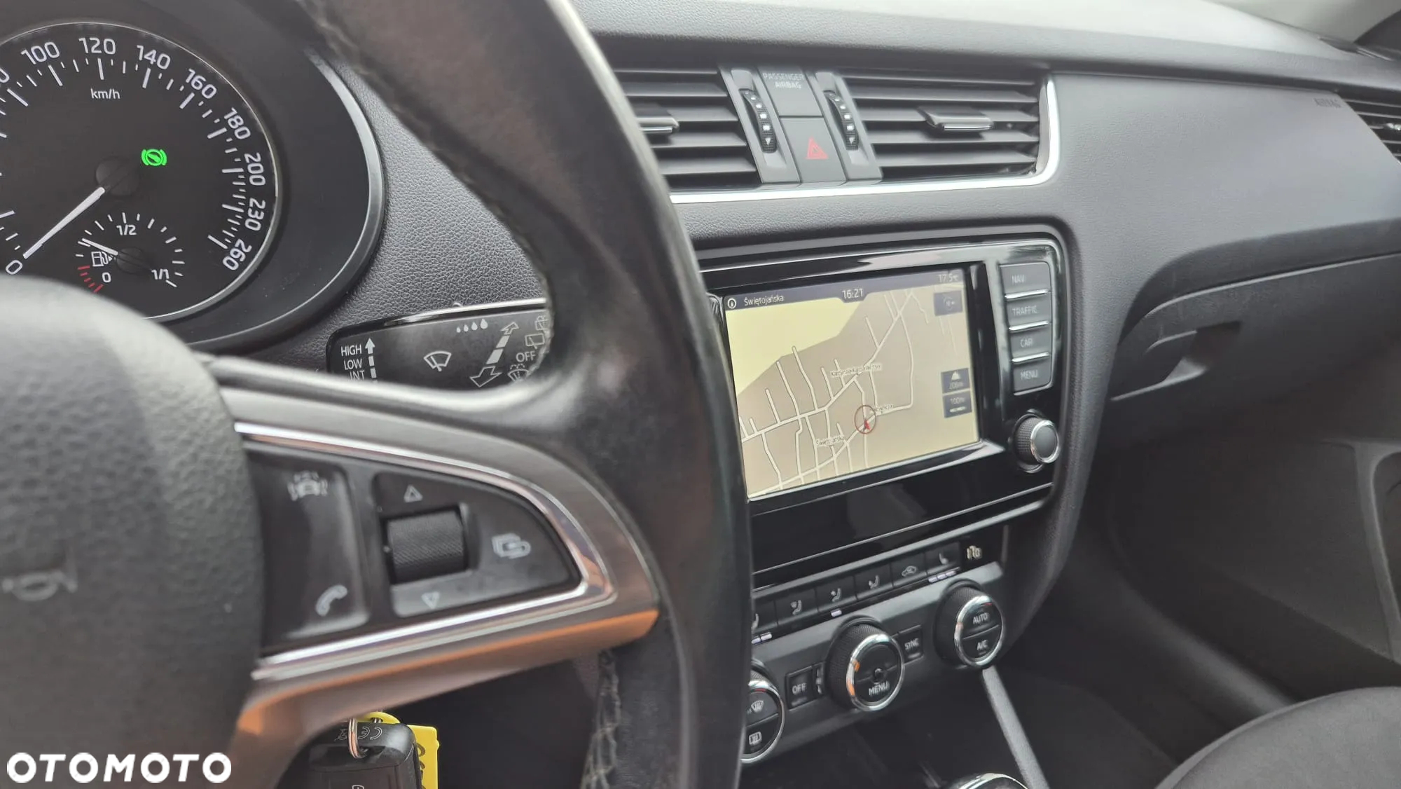 Skoda Octavia Combi 1.4 TSI DSG Ambition - 36