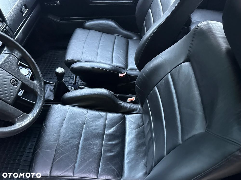Volkswagen Golf - 30