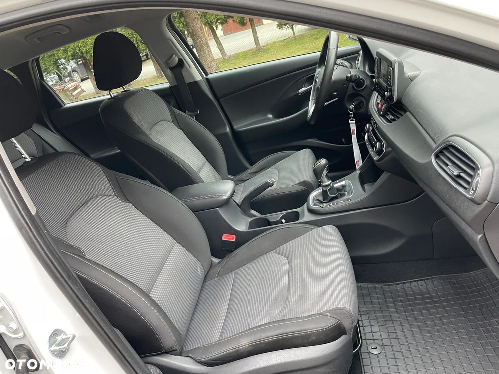 Hyundai i30 1.0 T-GDI Family - 23