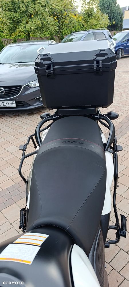 Suzuki V-STROM - 10