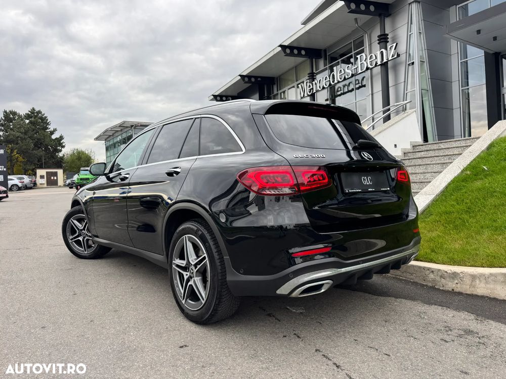 Mercedes-Benz GLC 300 4Matic 9G-TRONIC AMG Line Plus - 4