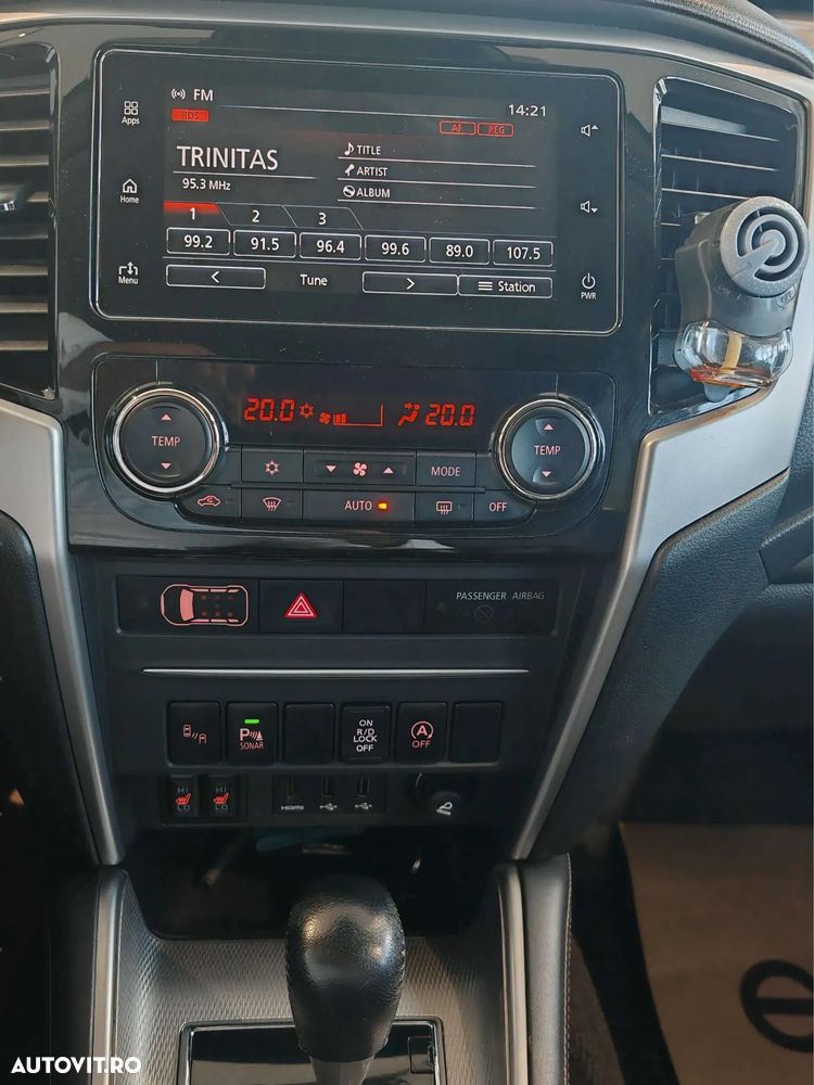Mitsubishi L200 Double Cab 2.2 DI-D A/T Intense - 17