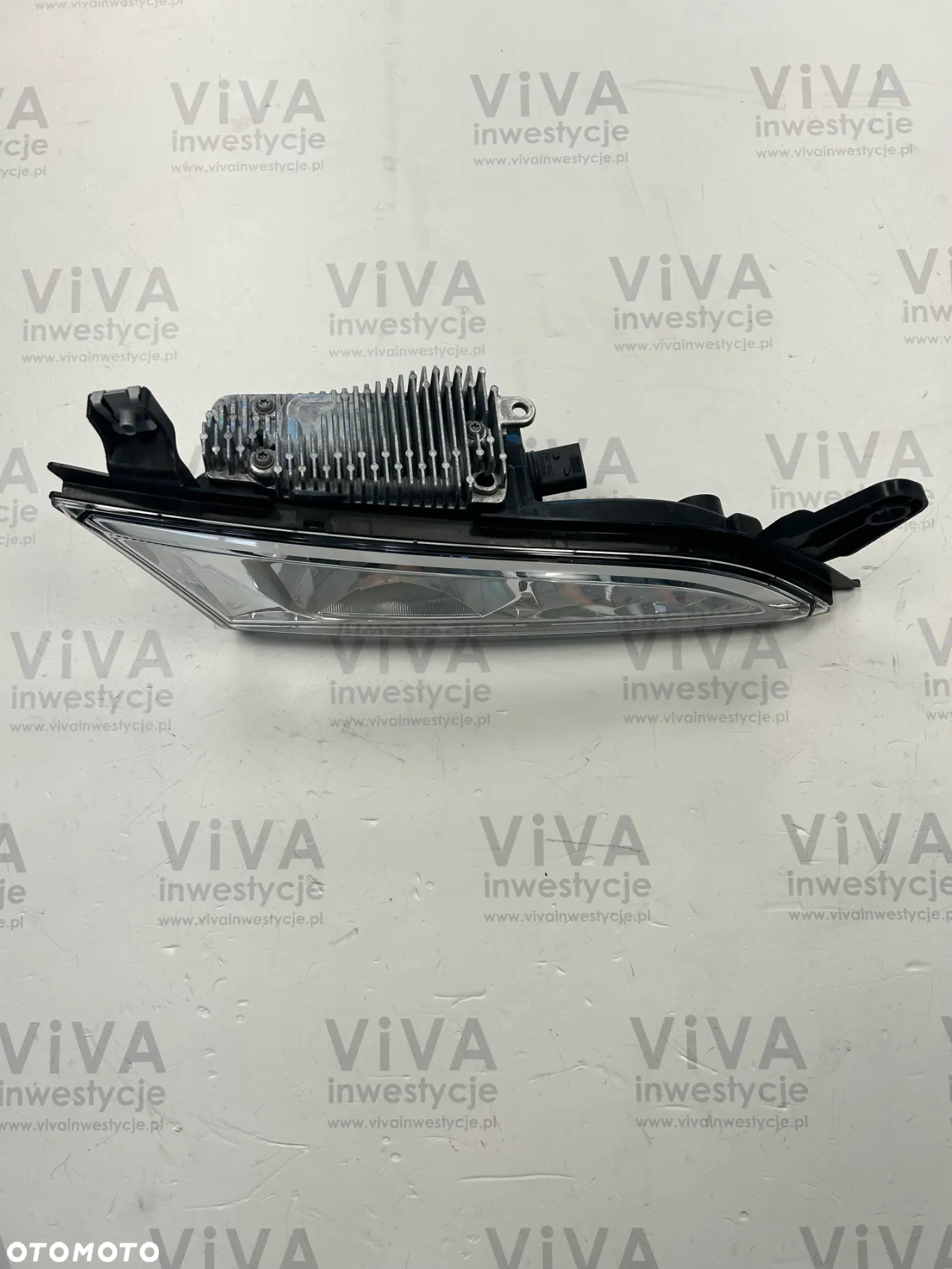 SCANIA OE HALOGEN REFLEKTOR LED DALEKOSIĘŻNY PRAWY 2948554 - 2
