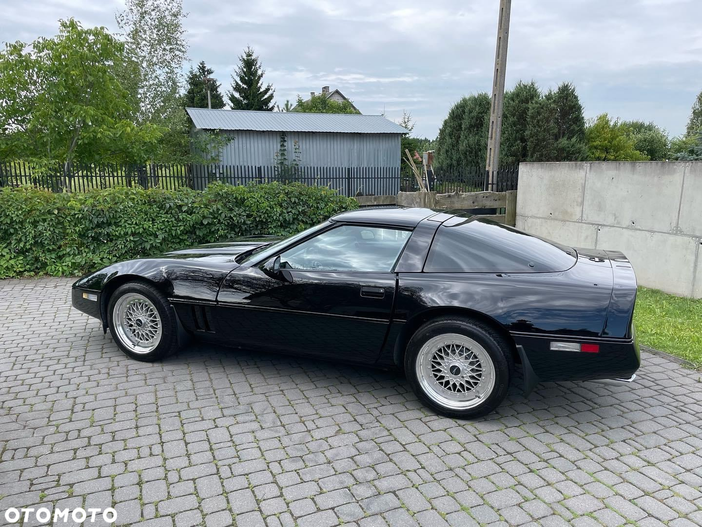 Chevrolet Corvette - 8