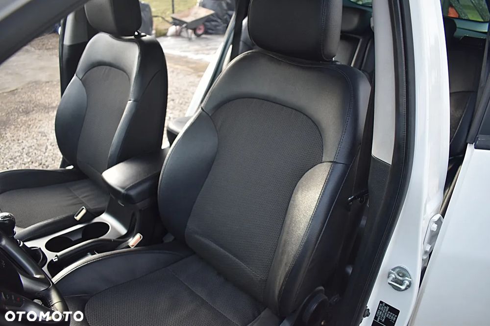 Hyundai ix35 1.7 CRDi Premium 2WD - 18