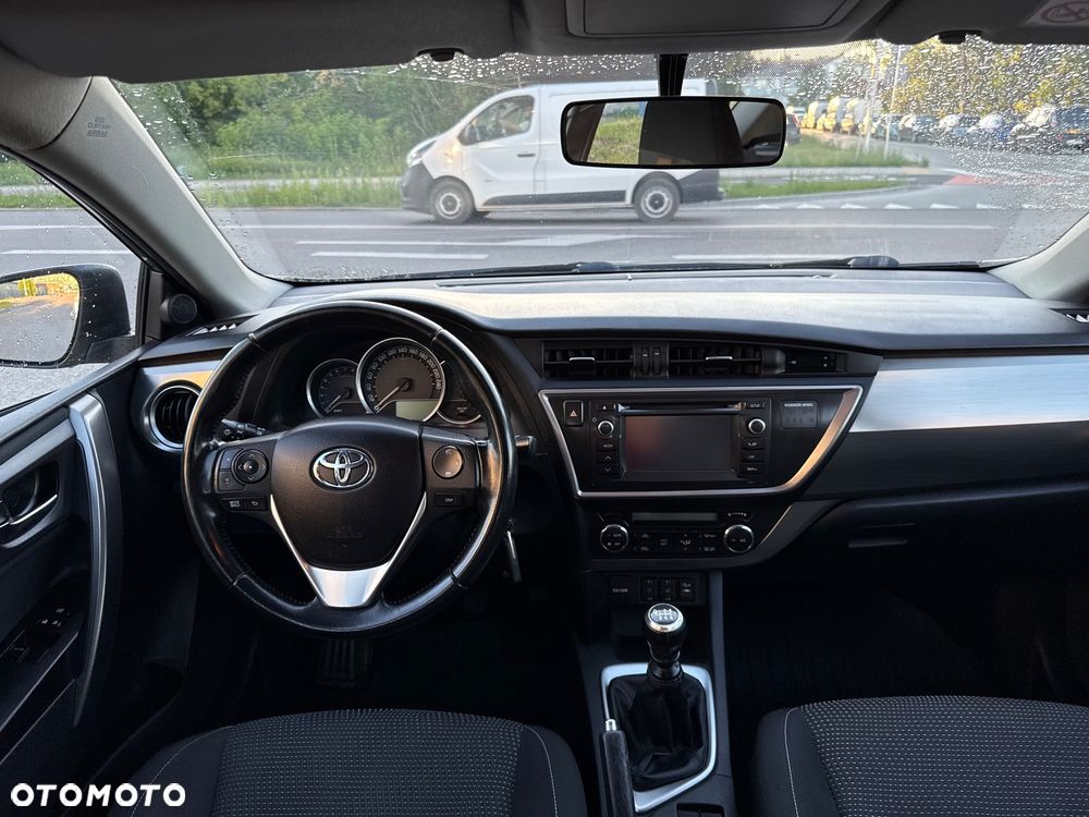 Toyota Auris 1.6 Executive - 14