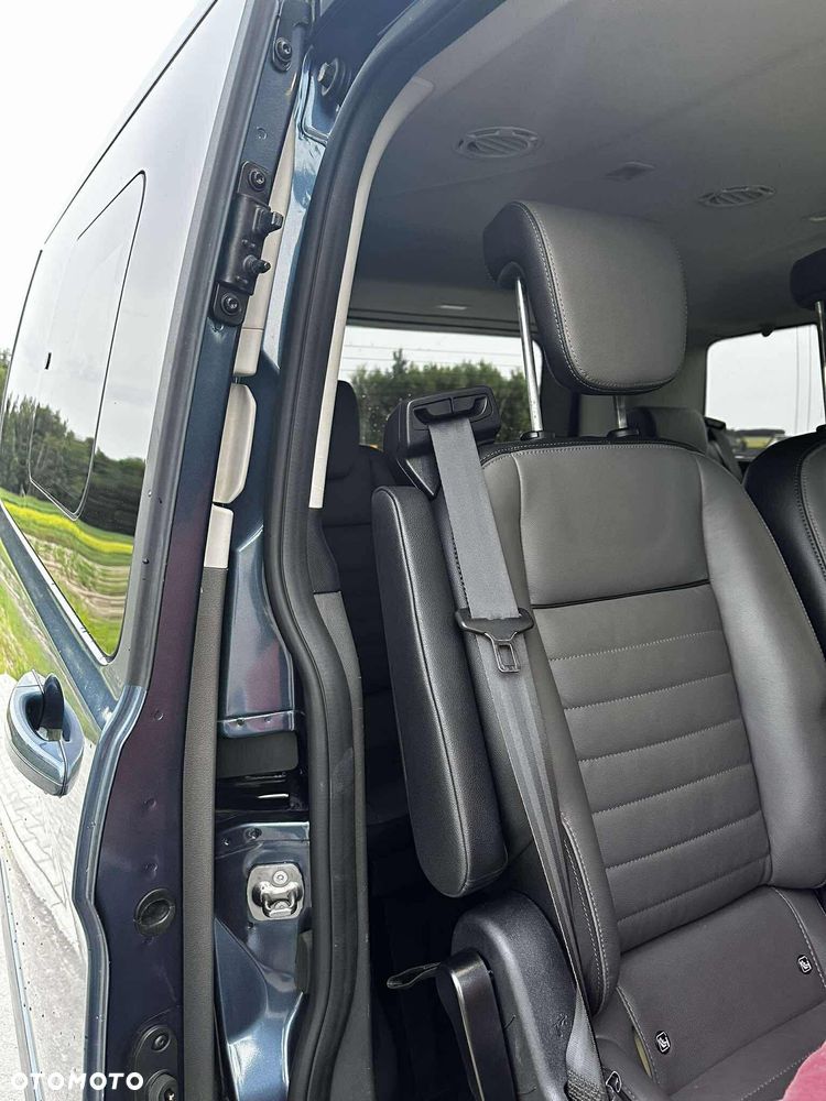 Ford Tourneo Custom - 30