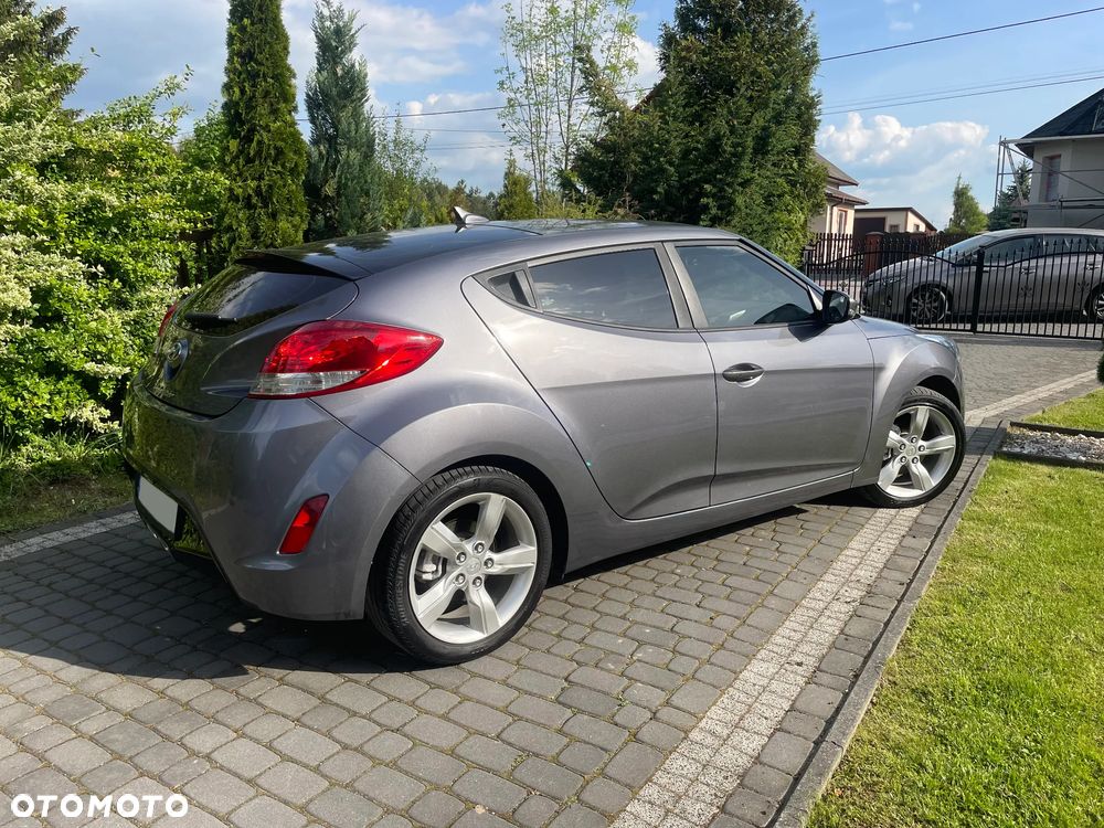 Hyundai Veloster 1.6 GDI Comfort - 19