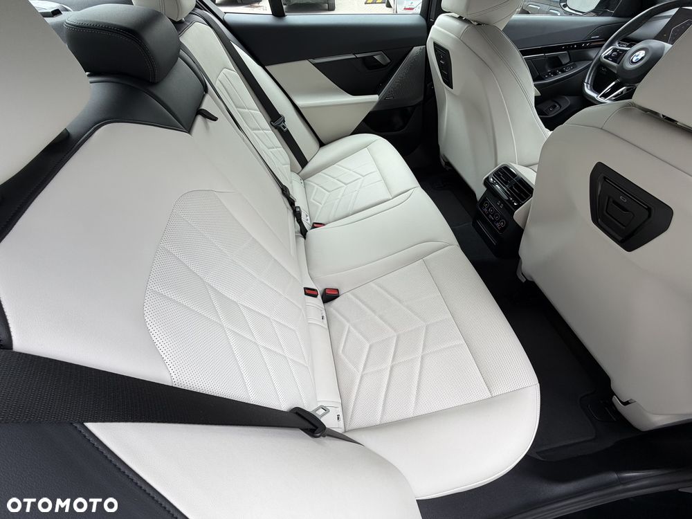 BMW Seria 5 520d xDrive mHEV M Sport - 16