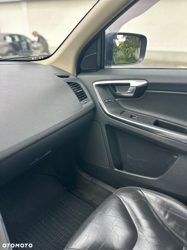 Volvo XC 60 D5 AWD Summum - 5