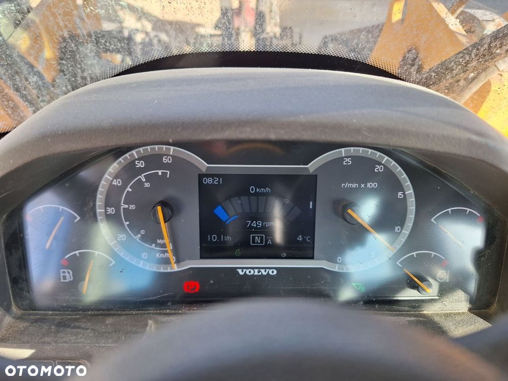 Volvo L 120 H 4X4 - 15