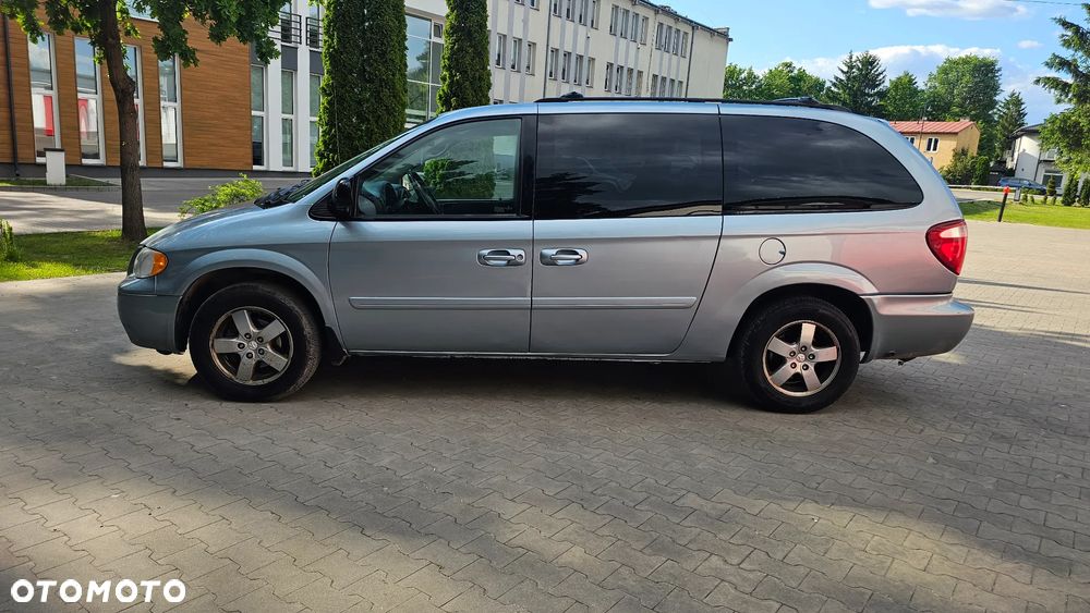 Dodge Grand Caravan - 5