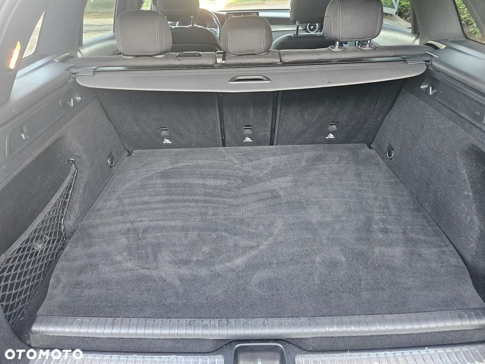 Mercedes-Benz GLC 300 e 4-Matic - 23