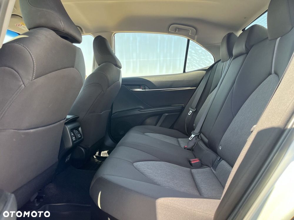 Toyota Camry 2.5 Hybrid Comfort CVT - 11