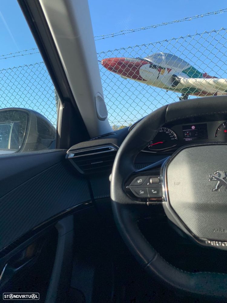 Peugeot 2008 1.2 PureTech Allure - 30