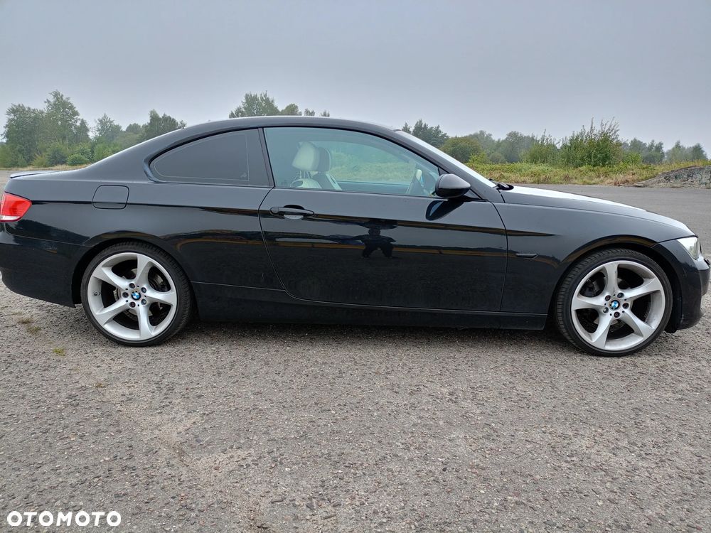 BMW Seria 3 320i - 4